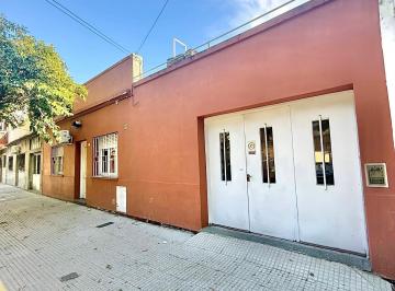 Casa de 4 ambientes, Mataderos · Casa con Patio y Terraza