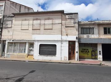 Casa de 4 ambientes, Córdoba · Casa en Venta en Alberdi. Frente Al Hospital de Clínicas.
