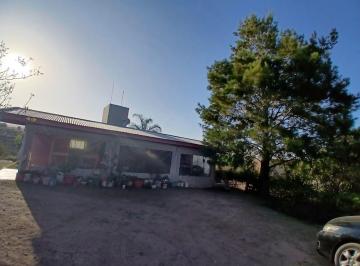 Casa · 81m² · 3 Ambientes · 1 Cochera · Venta Casa Loft Tanti Gran Terreno
