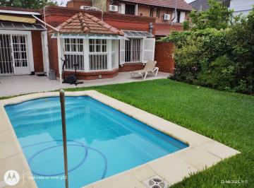 Casa de 4 ambientes, San Isidro · Casa en Venta con Jardín y Pileta en Martinez