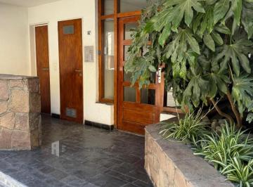 Ingreso al edificio · Departamento Calle Salta - Apto Turismo
