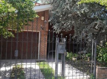 Casa · 120m² · 4 Ambientes · 1 Cochera · Casa en Carlos Paz