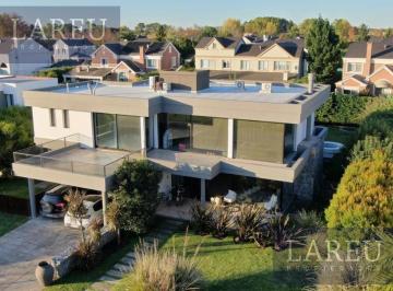 Casa · 285m² · 7 Ambientes · 2 Cocheras · Casa en Venta con Renta - La Lomada de Pilar