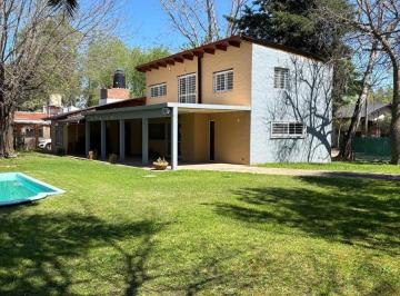 Casa · 218m² · 3 Dormitorios · Casa en Roldán
