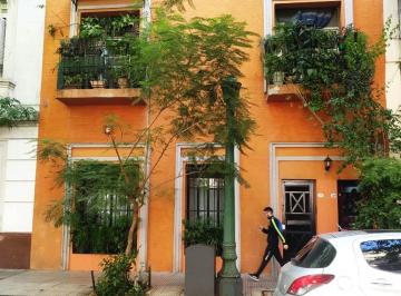 PH de 7 ambientes, Balvanera · Descubrí Tu Próximo Proyecto de Vida: PH de 7 Ambientes con Encanto y Potencial.