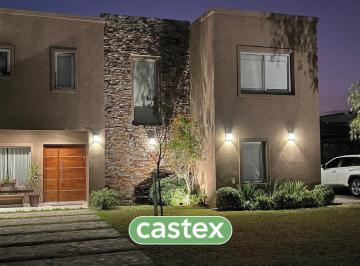 Casa · 230m² · 8 Ambientes · 2 Cocheras · Casa a La Venta en Barrio San Gabriel Villanueva con Increíble Vista