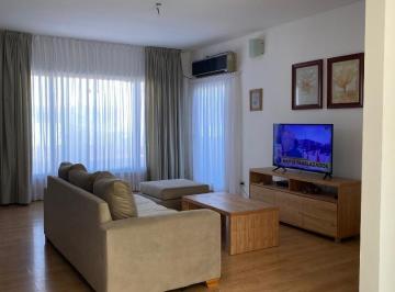 Casa · 133m² · 4 Ambientes · 1 Cochera · Excelente Propiedad en Venta