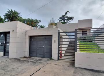 Casa · 133m² · 4 Ambientes · 1 Cochera · Excelente Propiedad en Venta