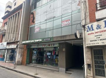 Oficina comercial · 200m² · 3 Ambientes · Oficina 200 m² en El Centro!