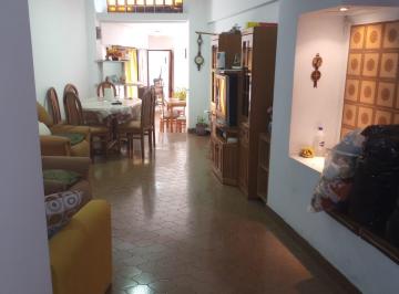 Departamento de 3 ambientes, Barracas · Depto. 3 Amb, Amplio. Planta Baja. con Patio.