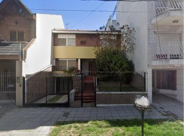 Terreno · 291m² · Eva Perón 1400. Lote/casa en Venta. 291 m². Lanús Este.