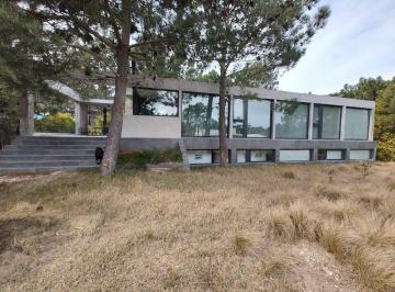Casa · 270m² · 4 Ambientes · Casa en Senderos IV, Sobre Lote de 1.100 m²