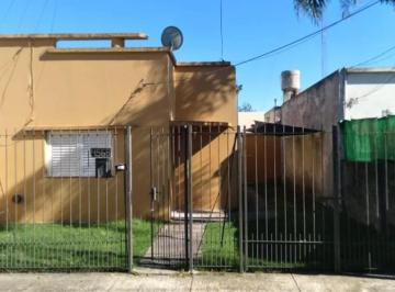 Casa · 55m² · 2 Ambientes · 2 Cocheras · Casa en Venta - 1 Dormitorio 1 Baño - Cochera - 131 m² - Berisso