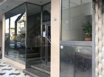 Entrada · Departamento 2 Ambientes Centro Solo Uso Profesional/comercial