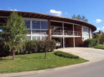 Casa · 340m² · 4 Dormitorios · 3 Cocheras · Barrio Cerrado Santa Bárbara - a La Laguna!