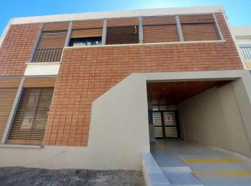 Casa · 225m² · 6 Ambientes · 1 Cochera · Casa 4 Dorm. en Venta