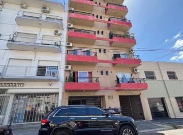 Departamento · 51m² · 2 Ambientes · Alquiler San Martin Centro 2 Amb Semipiso con Balcon
