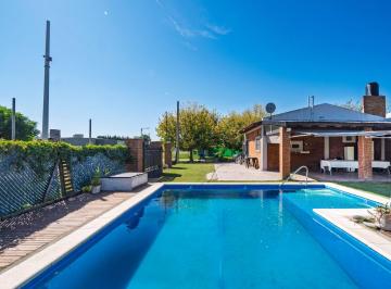 Casa · 84m² · 2 Ambientes · 1 Cochera · Casa en Las Acequias