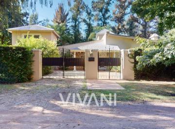 VIV-VIV-1936_2 · Casa Venta 425 E/ 135 y 136. Villa Elisa 1170 m²