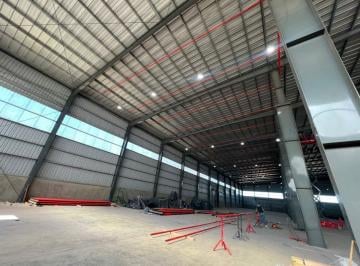 Bodega-Galpón · 6600m² · 6600 m². Predio Cerrado. Rociadores. Oficina, Baños y Vestuarios