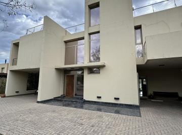 Casa · 426m² · 11 Ambientes · 5 Cocheras · Venta Casa Frente Al Lago en Barrio Cerrado Puerto Roldan