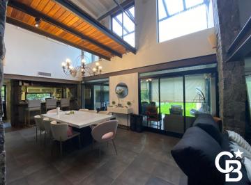 Casa · 270m² · 6 Ambientes · 2 Cocheras · Casa en Alquiler 4 Dorm. C/ Pileta - La Lomada, Pilar