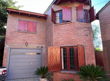 Casa · 114m² · 4 Ambientes · 1 Cochera · Venta Duplex 3 Dorm en Housing Cerrado Zona Jockey