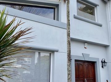 Casa · 260m² · 5 Ambientes · 2 Cocheras · Casa en Venta - Alquiler Fincas de Iraola I