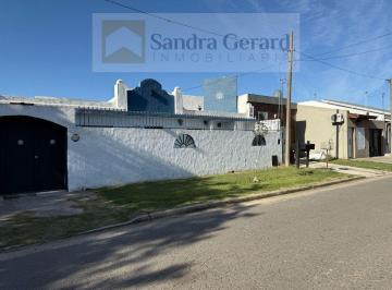Casa de 2 ambientes, San Pedro · San Pedro - Casa con Jardín, Pileta y Posibilidad de Ampliación