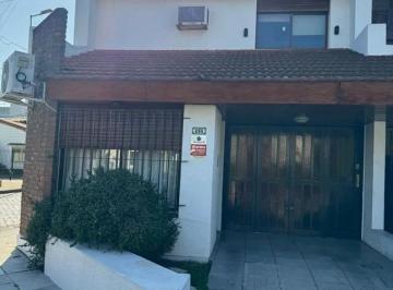 PH · 140m² · 5 Ambientes · 1 Cochera · PH en Venta - 4 Dorm. 3 Baños - Cochera - 170 m² - Villa Sarmiento