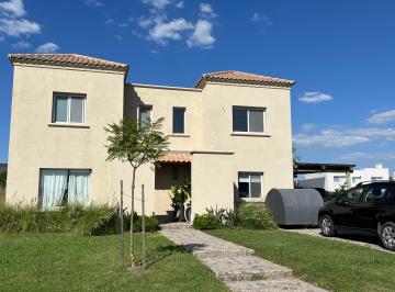 Casa de 6 ambientes, Escobar · Excelente Casa en Vistas con Pileta y Parrilla