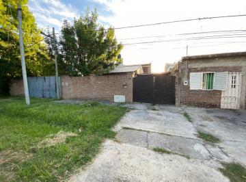 Casa · 200m² · 10 Ambientes · 1 Cochera · Granadero Baigorria, Dante Alighieri Nº 2483 - Venta