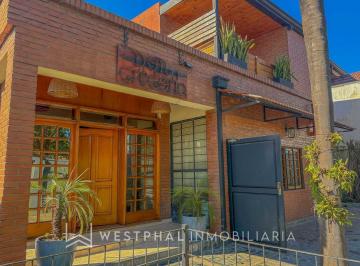 Casa · 220m² · 6 Ambientes · 4 Cocheras · Venta - Importante Propiedad Sobre Adolfo de La Vega