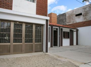 Casa · 199m² · 3 Ambientes · 2 Cocheras · Se Vende Casa en El Centro de Reconquista