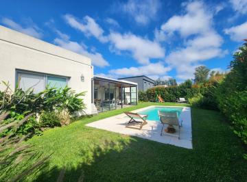 Casa · 146m² · 4 Ambientes · 1 Cochera · Casa en Venta en Alvear de Benavidez 4 Amb