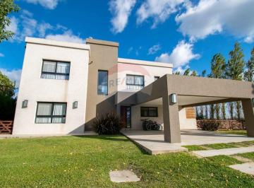 Casa · 336m² · 6 Ambientes · Venta Casa en Venta Aires del Llano