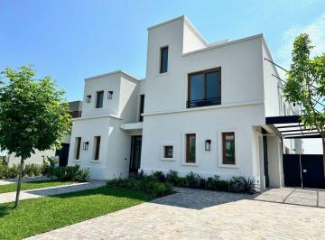 Casa · 344m² · 6 Ambientes · 4 Cocheras · Venta - Nordelta - Carpinchos - 4 Dorm en Suite