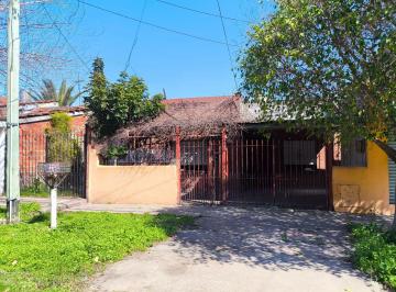 Casa · 62m² · 4 Ambientes · 1 Cochera · Casa 4 Ambientes en Venta en Temperley con Depto