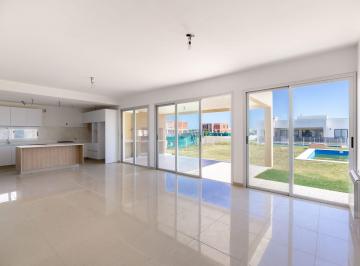 Casa · 175m² · 4 Ambientes · 3 Cocheras · Venta Casa 4 Ambientes Prados del Oeste Permuta