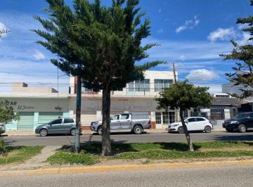 Casa · 240m² · 4 Ambientes · Gran Oportunidad de Inversion Av Polonia 342