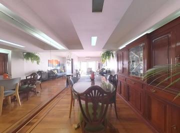 Departamento · 125m² · 4 Ambientes · 1 Cochera · Venta Dpto Piso 4 Amb C/cochera - 2 Baños Flores