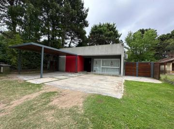 Casa · 128m² · 4 Ambientes · 2 Cocheras · Casa en Venta - 3 Dorm. 3 Baños - 602 m² - Valeria del Mar