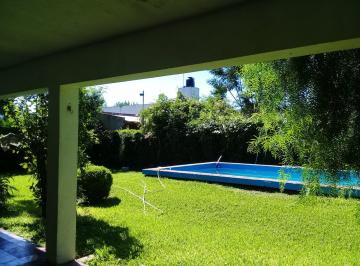 Casa de 4 ambientes, Pueblo Esther · Casa Pueblo Esther a 5 Cuadras del Rio