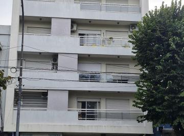 EDIFICIO · Departamento de 1 Dormitorio con Cochera