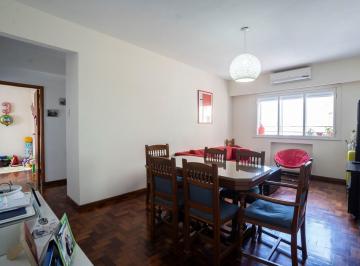Departamento · 72m² · 3 Ambientes · Departamento en Venta 3 Ambientes Amplio y Luminoso en Flores