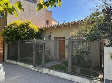 Casa · 99m² · 4 Ambientes · Casa en Venta de 3 Ambiente con Piscina, Jardin, Quincho Lomas de Zamora
