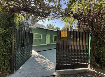 Casa · 420m² · 3 Ambientes · 3 Cocheras · Venta de Casa en General Pacheco - Casa con Gran Patio y Vivienda Adicional Para Renta