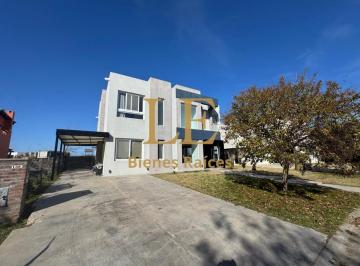 Casa · 275m² · 6 Ambientes · 4 Cocheras · Venta Casa a La Laguna