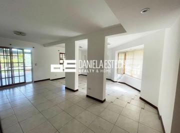 Casa · 180m² · 4 Ambientes · 2 Cocheras · Casa en Barrio Bermudas