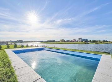 Casa · 176m² · 4 Ambientes · 2 Cocheras · Venta Casa 4 Ambientes en San Sebastián Área 8